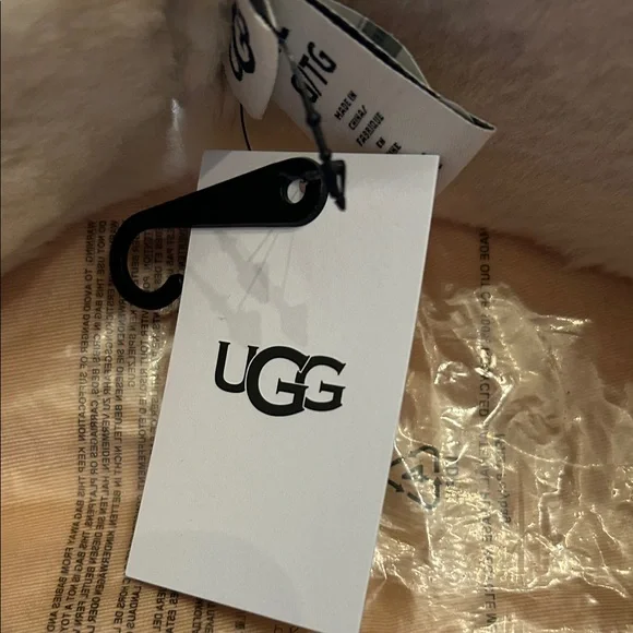 UGG Reversible Chestnut Shearing Sheepskin Headband - Picture 3 of 11